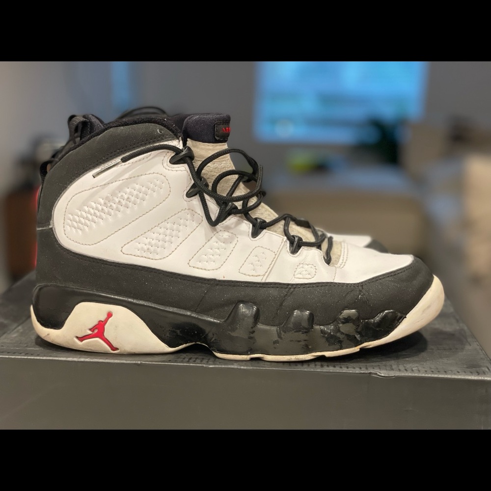 Countdown Pack 2008 
Jordan 9 Retro size 8.5